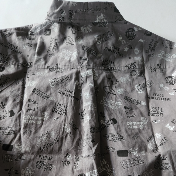 WXYZ Men's Large Button Down Shirt - Picture 11 of 12